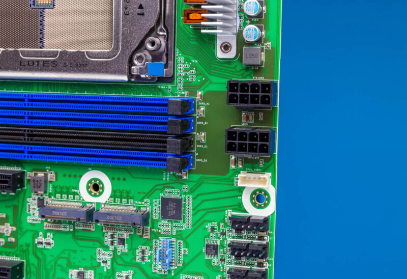 ASRock Rack SIENAD8 2L2T ATX 12V Connectors