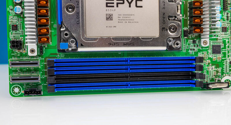 ASRock Rack SIENAD8 2L2T DDR5 DIMM Slots
