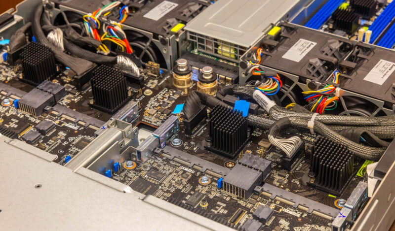ASUS RS520QA E13 RS8U At OCP 2024 4